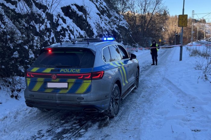 Ilustračný obrázok k článku BIZÁR v mraze: Úplne NAHÝ muž stopoval na ceste! Potom za jazdy VYSKOČIL z auta