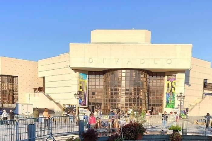 Ilustračný obrázok k článku Druhá časť sezóny v DAB bude stáť za to! Divadlo ponúkne štyri premiéry