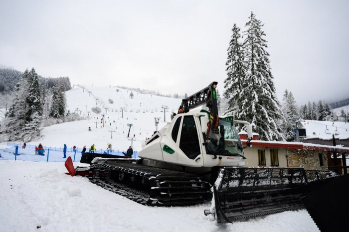 Ilustračný obrázok k článku Známe LYŽIARSKE stredisko čelí NEZODPOVEDNÝM návštevníkom: Hovorí o NIČENÍ formou ZÁBAVY