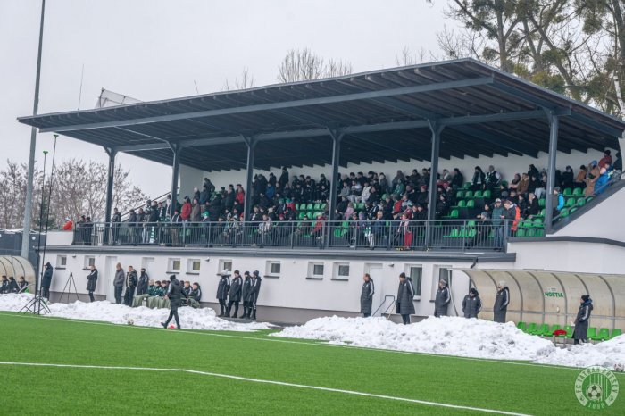 Ilustračný obrázok k článku Prvý vážnejší súper Tatrana v príprave: Na umelej tráve zdolal Bystricu, prišlo 300 divákov