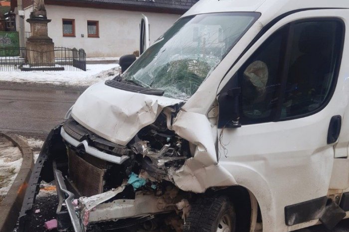 Ilustračný obrázok k článku HRÔZA na ceste: OPITÝ vodič s autom nabúral rovno do bytovky! FOTO