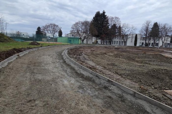 Ilustračný obrázok k článku ZMENY v Ľuboticiach: Prečo sú práce na modernizácii športovej infraštruktúry prerušené?