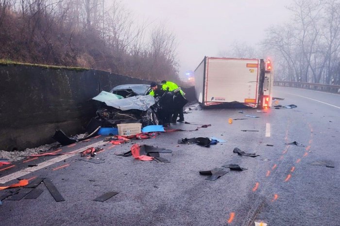 Ilustračný obrázok k článku Nové INFO o HROZIVEJ nehode: Po zrážke s autom sa PREVRÁTIL kamión, FOTO