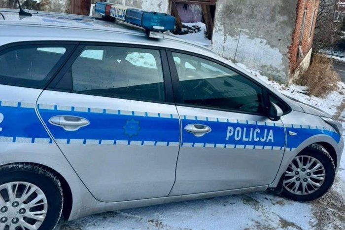 Ilustračný obrázok k článku HOROR za dverami bytu: Muž nožom NAPADOL svoju rodinu! ZOMRELO 4-ročné dievčatko