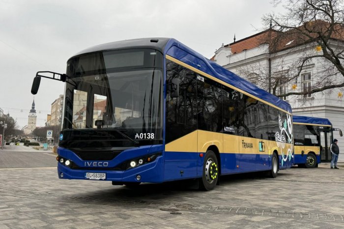 Ilustračný obrázok k článku A je to tu! V Trnave začína na linkách mestskej dopravy jazdiť 17 elektrobusov
