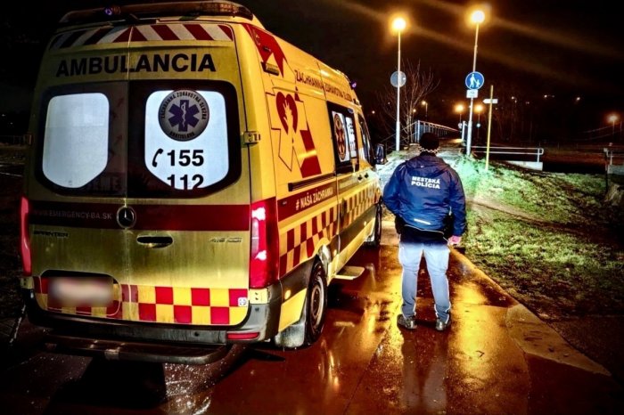 Ilustračný obrázok k článku DRÁMA v Nitre: Muž sedel na zábradlí a chcel SKOČIŤ z mosta!