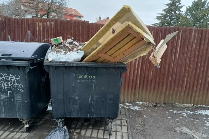 Ilustračný obrázok k článku Prešovské technické služby komentujú toto DIELO: Ešte hodinu sa nad tým budeme rozčuľovať