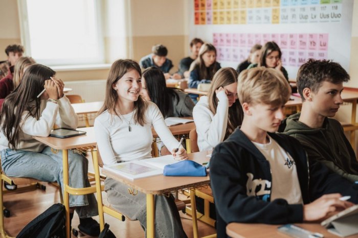 Ilustračný obrázok k článku Ktoré sú NAJŽIADANEJŠIE? Stredné školy v kraji ponúkajú prvákom vyše 8-tisíc voľných miest