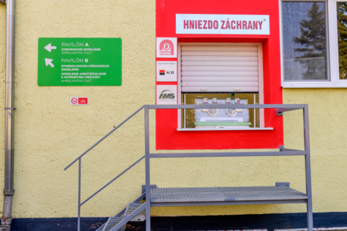 Ilustračný obrázok k článku Doteraz tam také zariadenie nefungovalo: V humenskej nemocnici otvorili hniezdo ZÁCHRANY