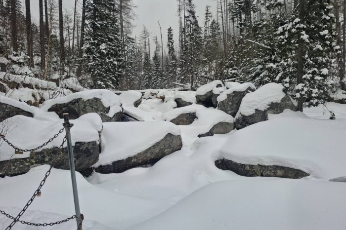 Ilustračný obrázok k článku Počas zimy a silného zasneženia je to problém: Namiesto Studeného vodopádu uvidíte TOTO