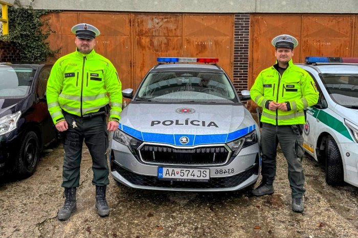 Ilustračný obrázok k článku Hliadka polície si vyslúžila slová VĎAKY: Tomášovi pomohli po dopravnej nehode