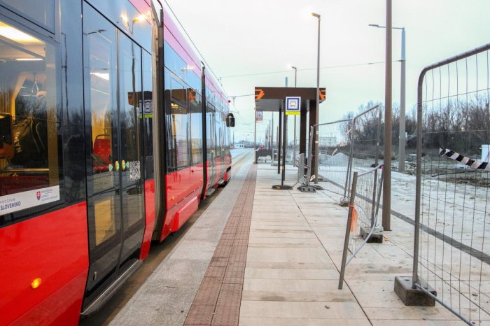 Ilustračný obrázok k článku Električková trať do Petržalky je plne funkčná: KEDY dokončia ďalšie práce?