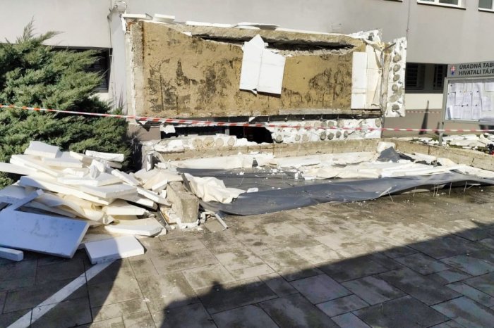 Ilustračný obrázok k článku NEŠŤASTIE v Komárne: ZRÚTILA sa strecha klientskeho centra! Jeden človek ZOMREL