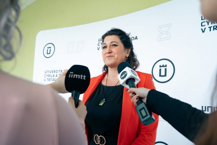 Ilustračný obrázok k článku UCM bude mať NOVÚ rektorku: Vo voľbách uspela Iveta Dirgová Luptáková