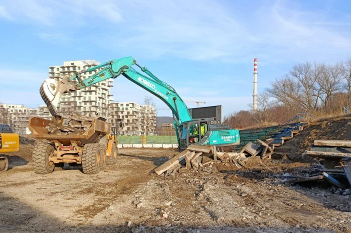 Ilustračný obrázok k článku Vznikne moderné športovisko: Odštartovali práce na obnove Športového centra polície v Dúbravke