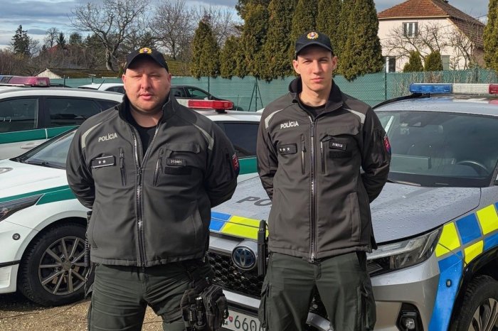 Ilustračný obrázok k článku Policajti zasahovali pri NEHODE troch áut: Dominik im posiela slová VĎAKY