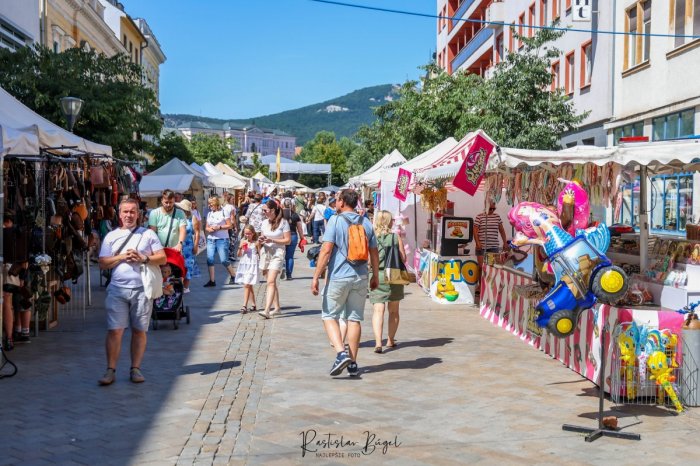 Ilustračný obrázok k článku Nitra zverejnila TERMÍNY najväčších slávností! Hľadá predajcov na trhy