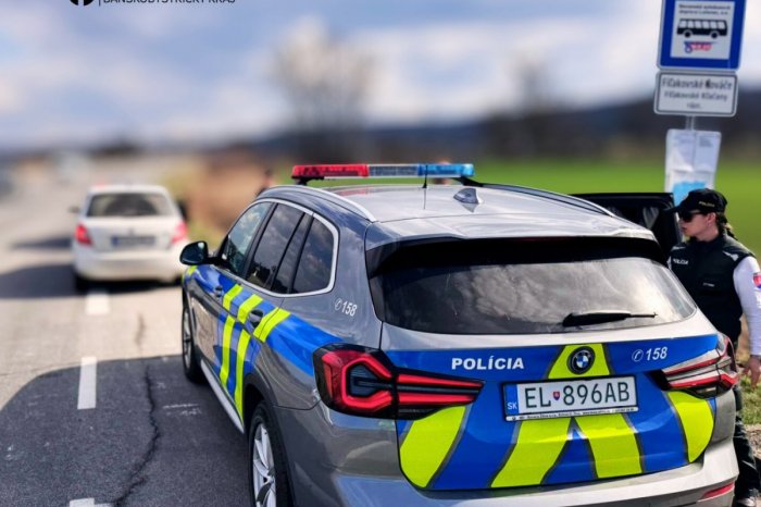 Ilustračný obrázok k článku PREKVAPENIE na jednej ceste: Stačilo 15 minút a PROBLÉM mala hneď TROJICA vodičov