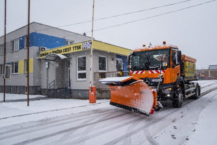 Ilustračný obrázok k článku Dlhá zima v Trnavskom kraji: Cestári minuli takmer 5-TISÍC ton soli!