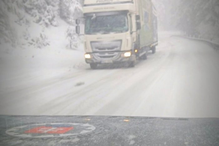 Ilustračný obrázok k článku A vraj zima povedala posledné slovo: Kvôli počasiu uzavreli cestu v úseku Poprad – Vernár