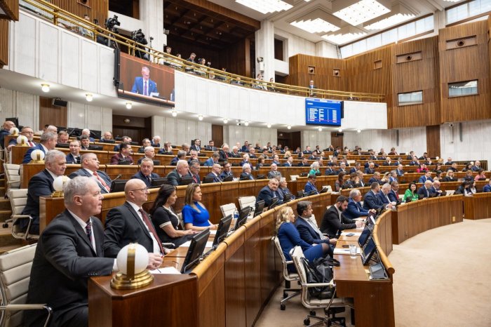 Ilustračný obrázok k článku Progresívci sa po poklese stabilizujú: A čo Smer? Opäť naberá na SILE!