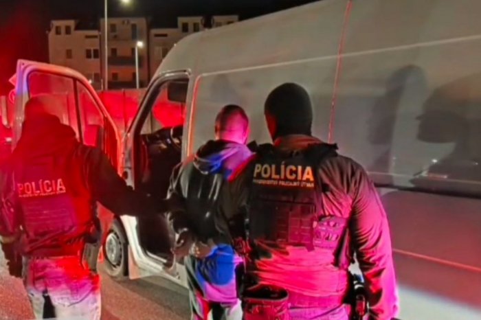 Ilustračný obrázok k článku KAPITÁLNY úlovok KRIMINALISTOV zachytený na VIDEU: Zadržaný muž mal 50 kg DROGY!