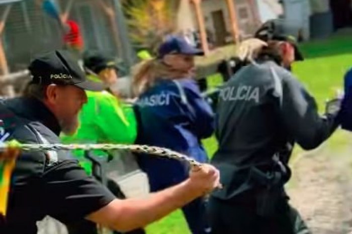 Ilustračný obrázok k článku SPOLUPRÁCA policajtov a hasičov dopadla na VÝBORNÚ: Veľkonočné VIDEO hovorí za všetko