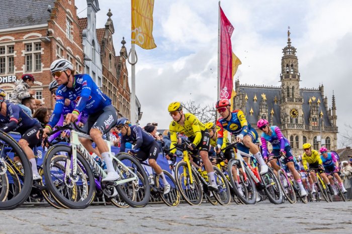 Ilustračný obrázok k článku ŠKANDÁL na cyklistických pretekoch? Skupine jazdcov hrozia mastné POKUTY