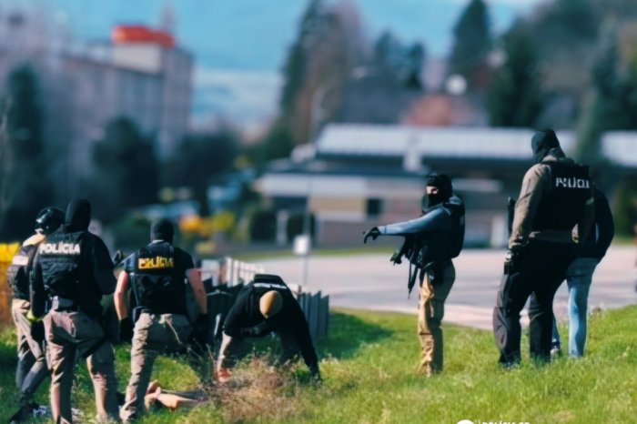 Ilustračný obrázok k článku Policajti ukončili DROGOVÝ biznis: Veľká AKCIA skončila ZADRŽANÍM viacerých ľudí, FOTO