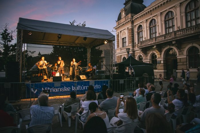 Ilustračný obrázok k článku Ukážte, čo vo vás je! Nitra hľadá umelcov: Môžu vystúpiť na pódiu na pešej zóne