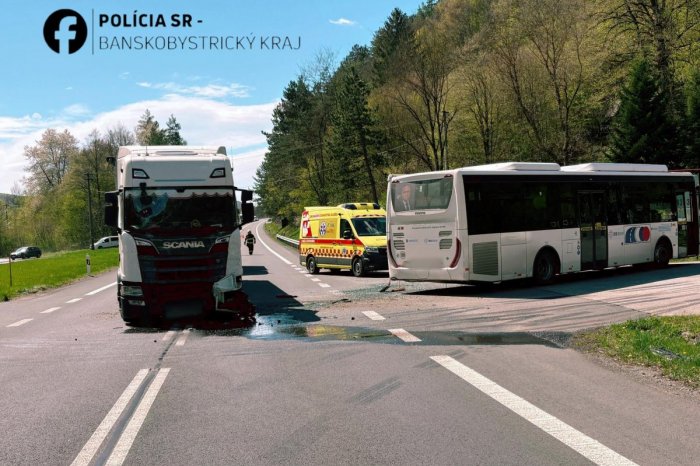 Ilustračný obrázok k článku Prvé INFO z miesta nehody AUTOBUSU s KAMIÓNOM: Rátajte s OBMEDZENÍM!