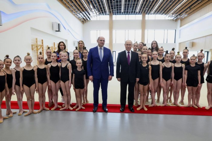 Ilustračný obrázok k článku Putin čelí ostrej KRITIKE: Môže za to BOZK na čelo 10-ročnej gymnastky, VIDEO