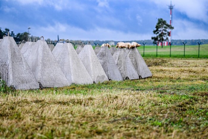 Ilustračný obrázok k článku Lotyšsko sa pripravuje na NAJHORŠIE! Opevňuje svoju hranicu s Ruskom