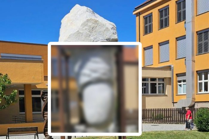 Ilustračný obrázok k článku Nová socha pri škole POBÚRILA celé mesto: Bože, veď vyzerá ako... FOTO