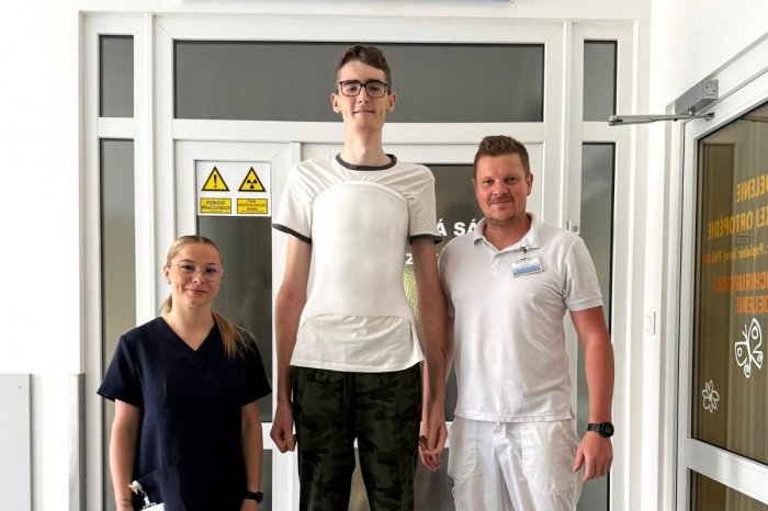 Ilustračný obrázok k článku Martin (18) po operácii doslova VYRÁSTOL: Po zákroku meral o 5 centimetrov VIAC