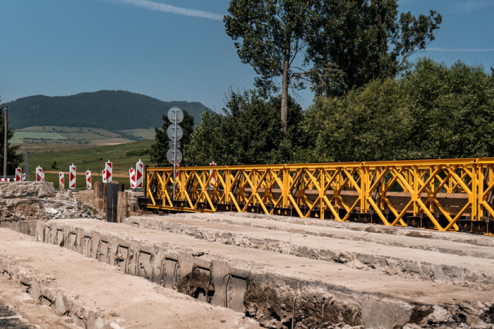 Ilustračný obrázok k článku Prešovskí krajskí cestári využívajú pri obnove mostov vojenskú legendu Bailey bridge