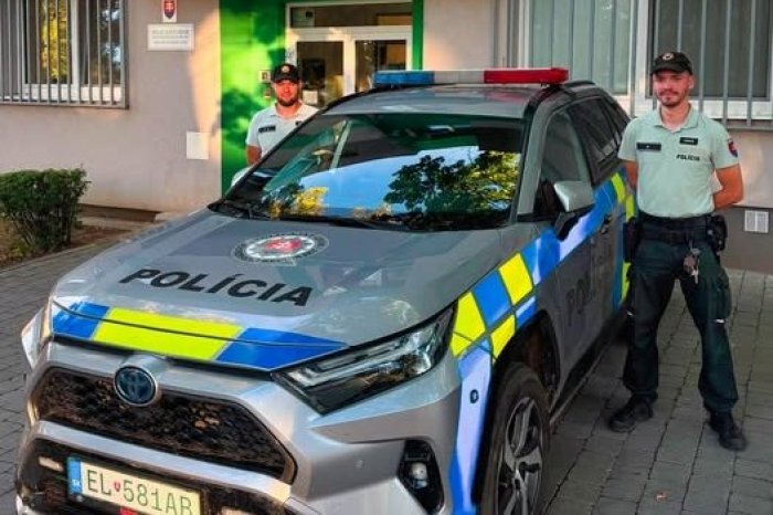 Ilustračný obrázok k článku Skvelá práca policajtov: Neváhali a pomohli ZÚFALEJ rodine