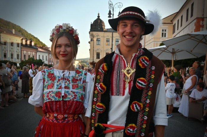 Ilustračný obrázok k článku Srdce Slovenska zaplnili FOLKLORISTI: Pozrite si zábery zo Slovenského dňa kroja, FOTO