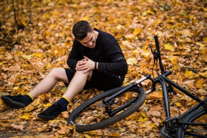 Ilustračný obrázok k článku Spadli ste z bicykla? Záchranári RADIA, čo robiť: TOTO nepodceňujte!