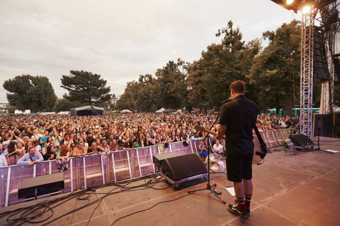 Ilustračný obrázok k článku Petržalka sa ROZLÚČI s letom: Láka na festival so skvelým PROGRAMOM