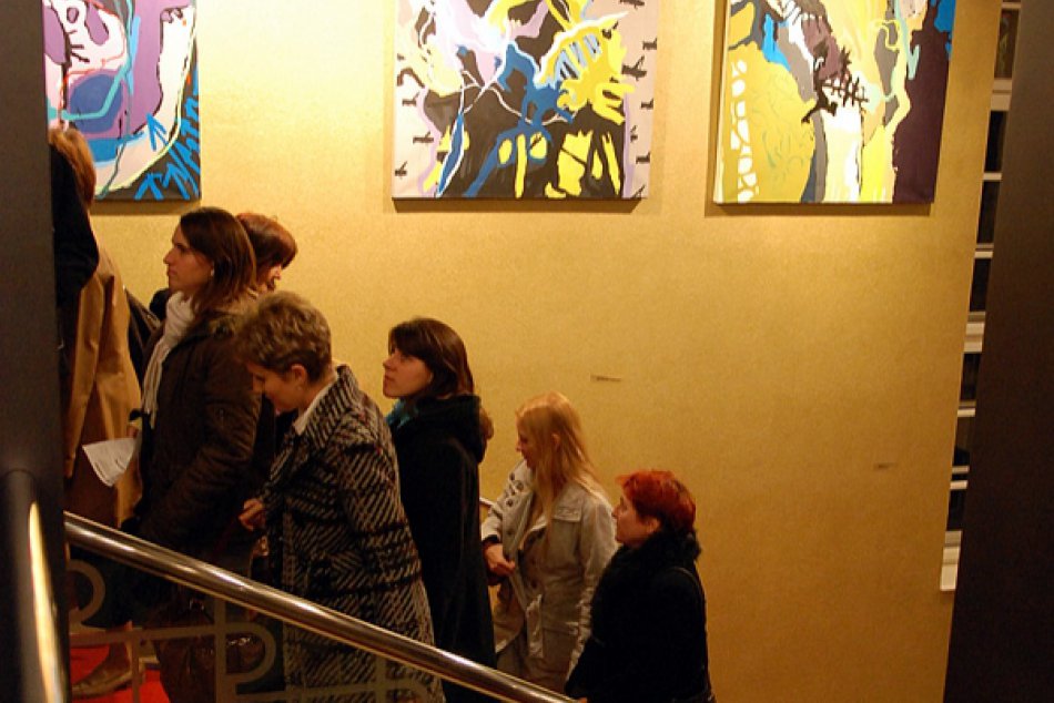 Close Harmony Friends