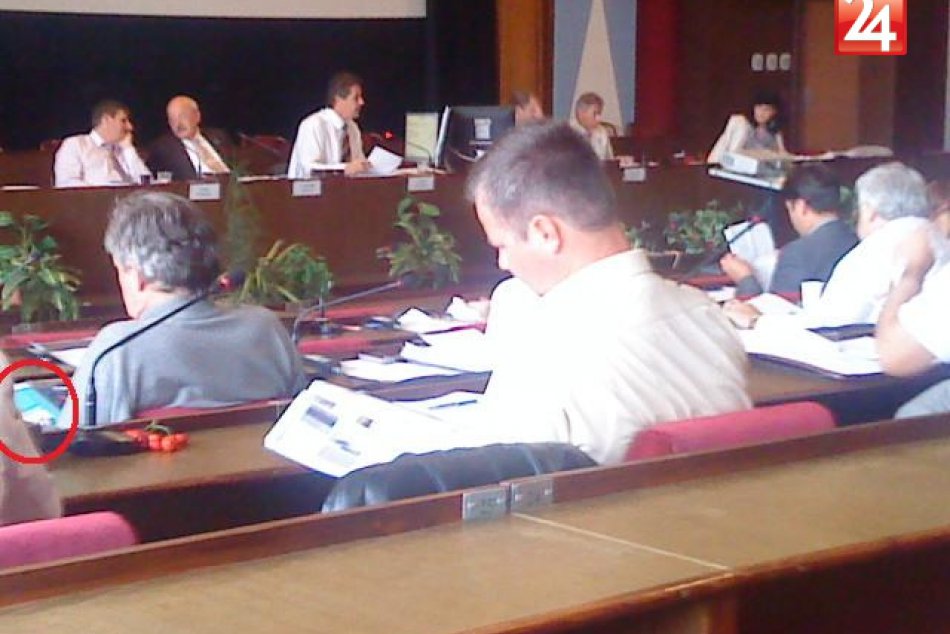 ked sa poslanci nudia