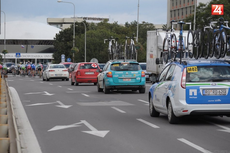 cyklisti spôsobili dopravný kolaps