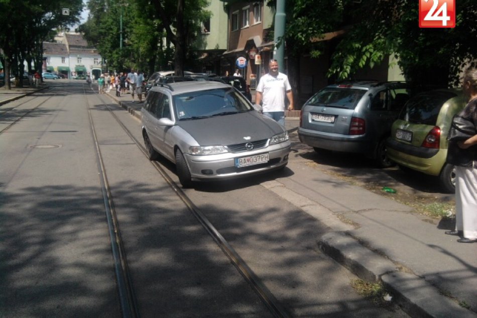 PARKOVANIE_NA_DEBILA