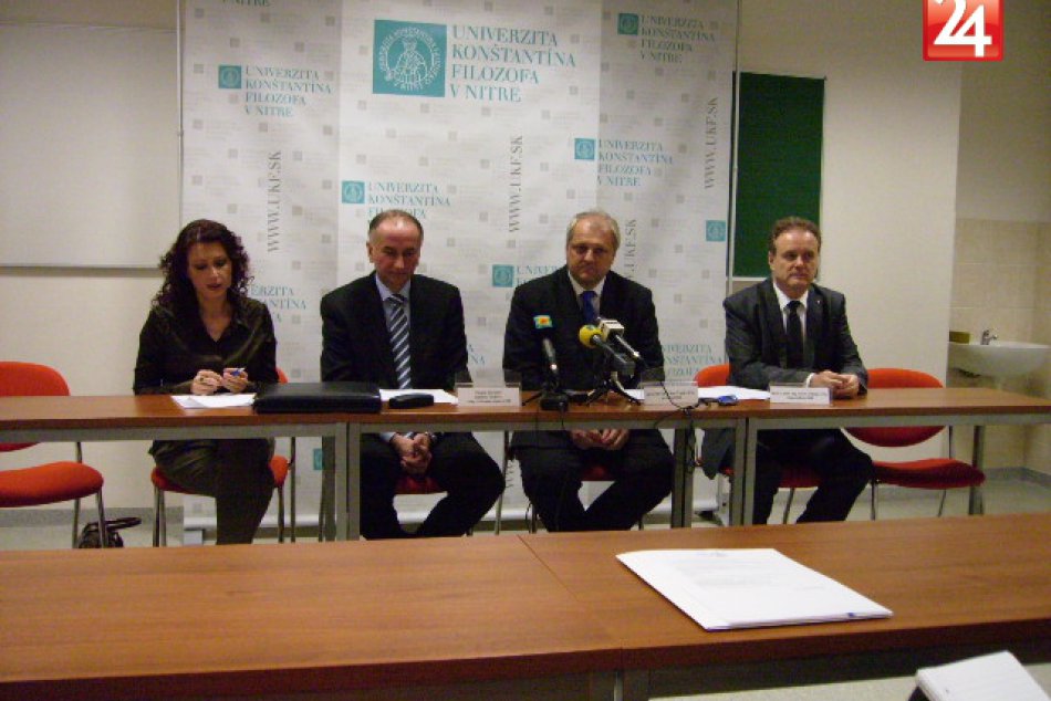 Na rozhodnutei Ústavného súdu SR doplatia všetci externisti