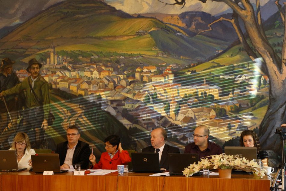 Poslanci o priestore pre občanov...