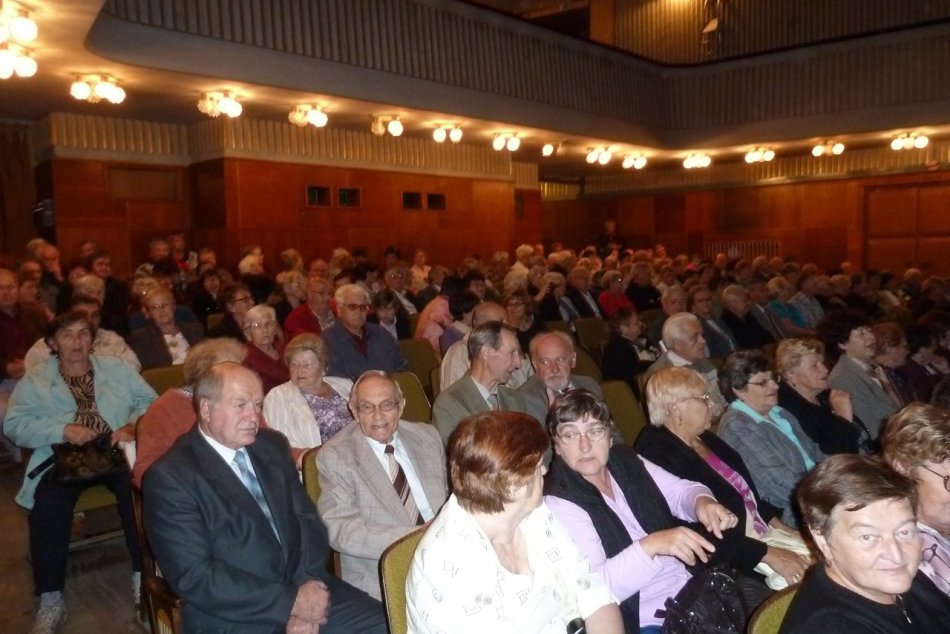 SenioriOslavyOktober