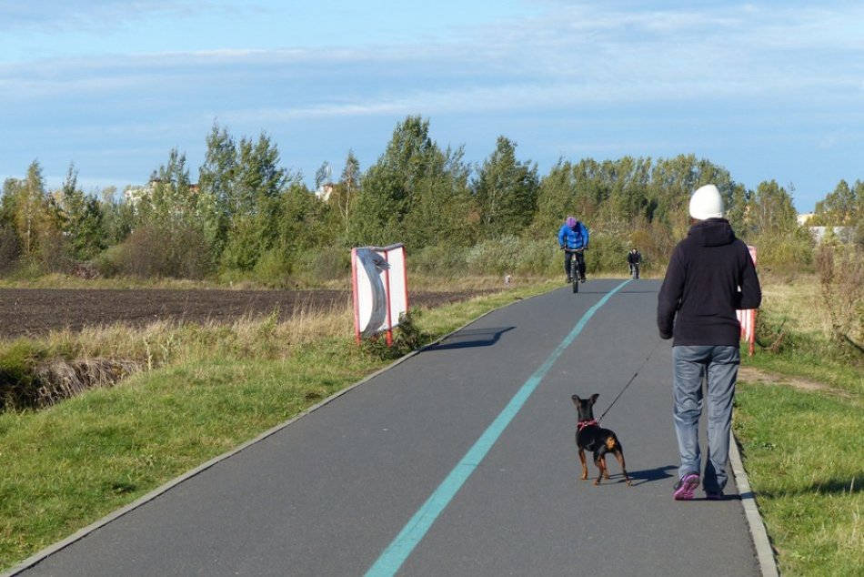 Pozor: Prechádzka po cyklochodníku vás môže stáť peniaze i úraz