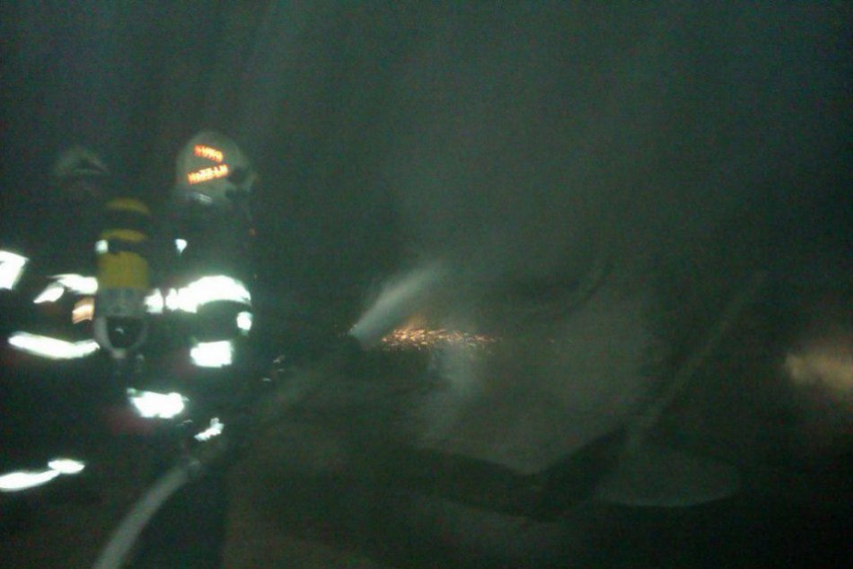 Požiar tehelne: Horeli staré pneumatiky