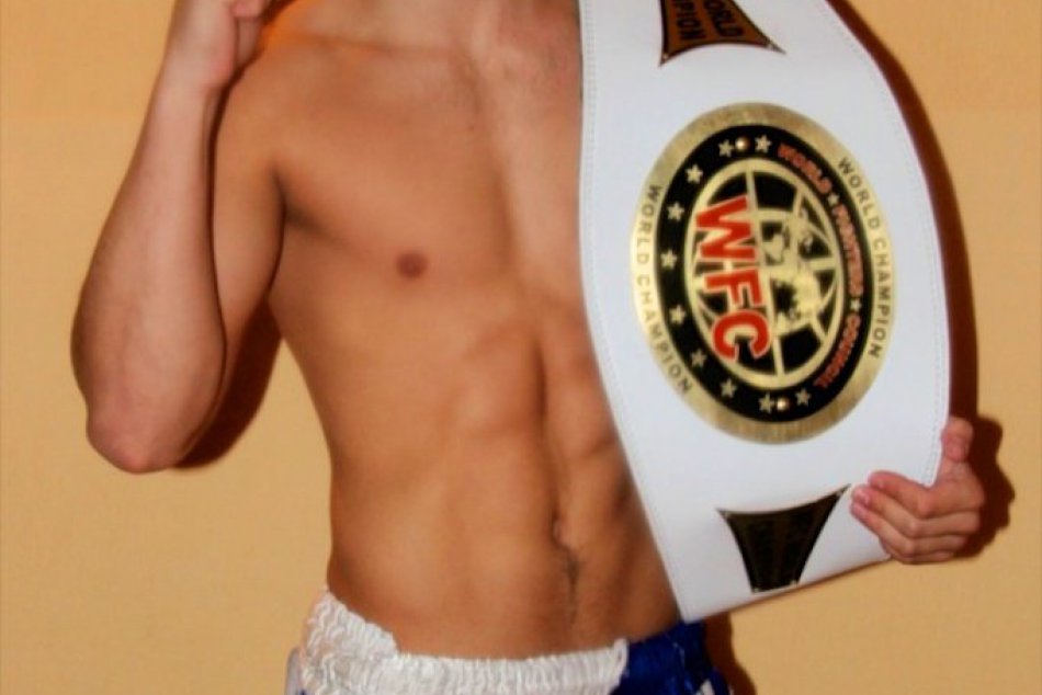 Švajčiari sa predviedli. Popradský fighter nedostal ani najesť